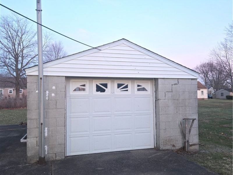 159 Piccadilly Street, Campbell, OH 44405 Photo 14