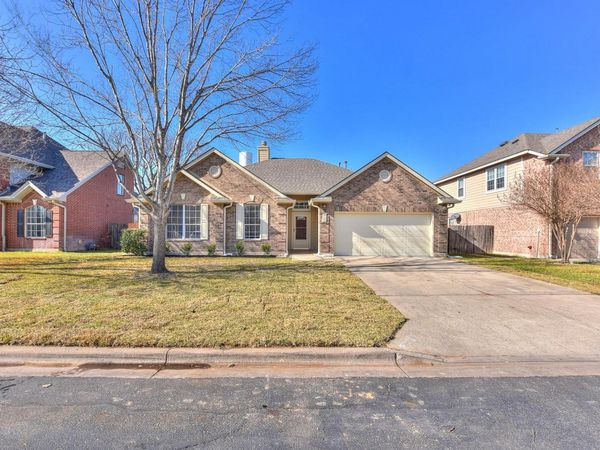 303 Gulfstream DR, Georgetown, TX 78626