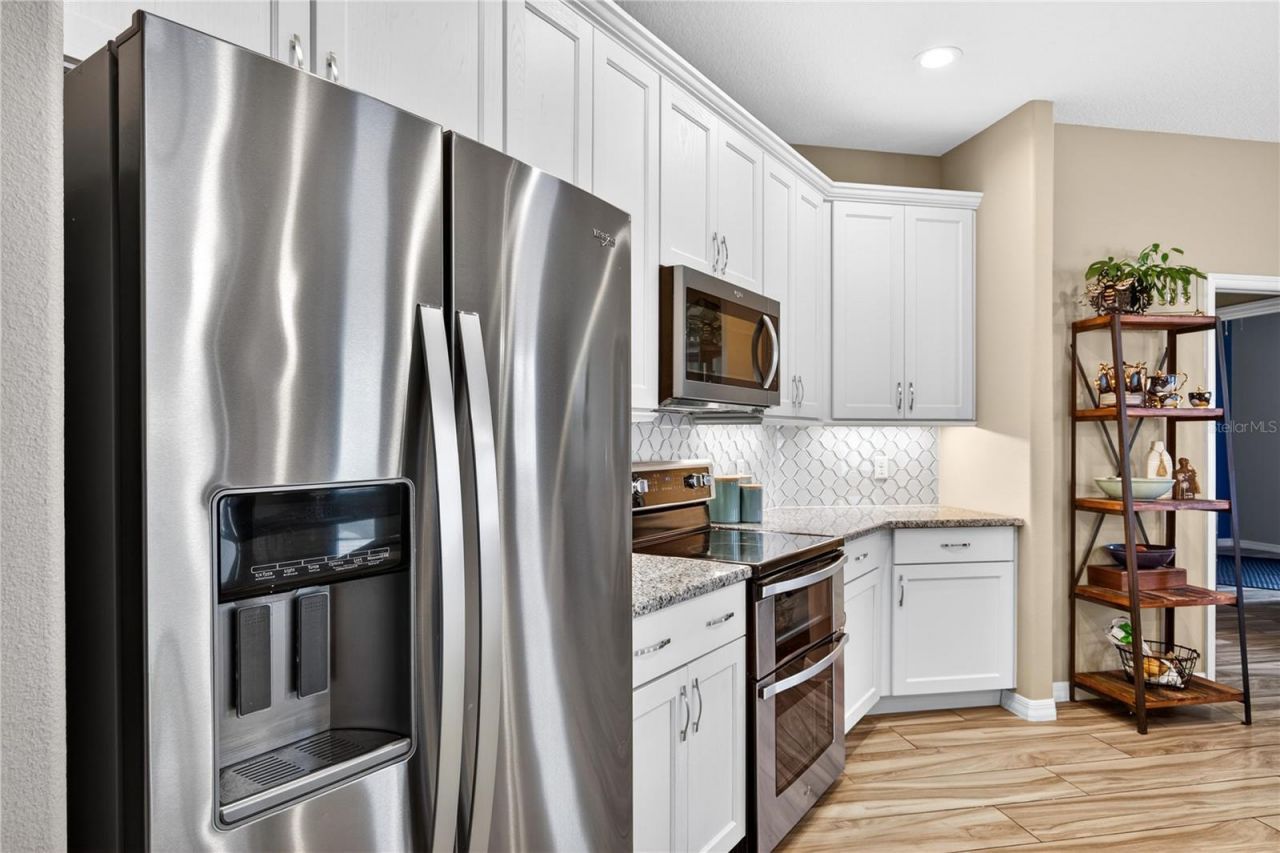 36452 Grand Island Oaks Circle, Grand Island, FL 32735 Photo