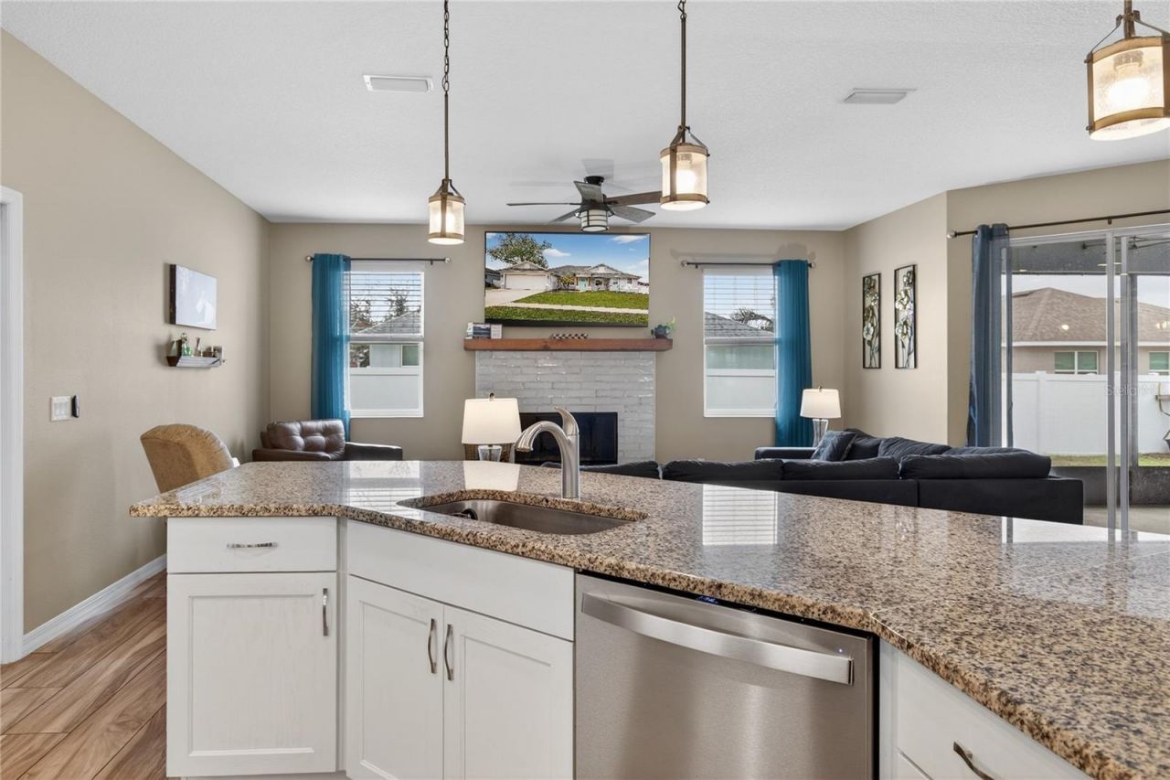 36452 Grand Island Oaks Circle, Grand Island, FL 32735 Photo