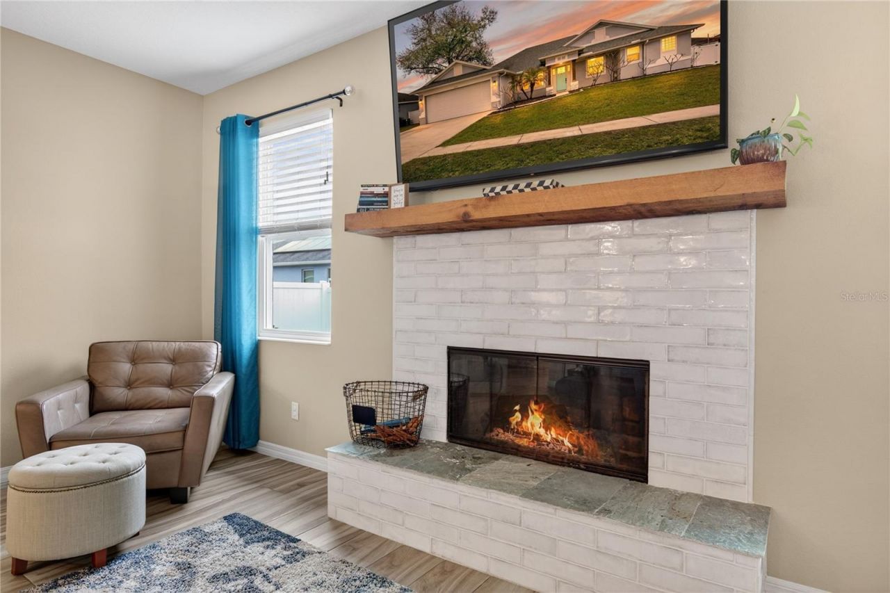 36452 Grand Island Oaks Circle, Grand Island, FL 32735 Photo