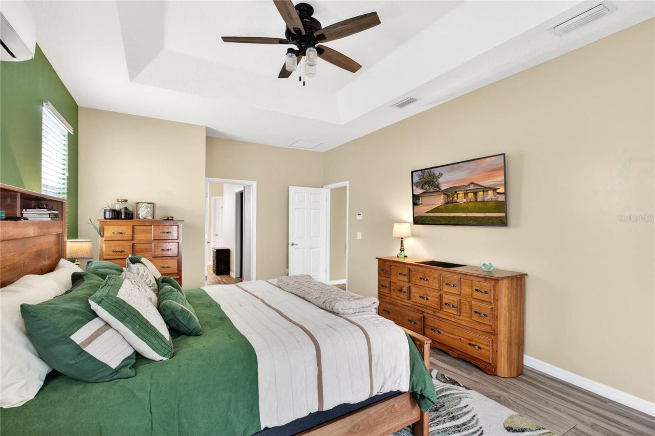 36452 Grand Island Oaks Circle, Grand Island, FL 32735 Photo