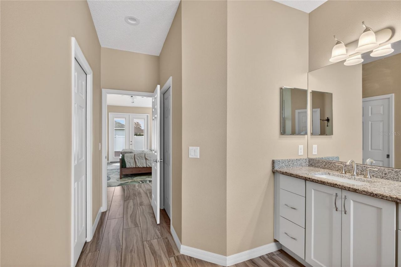 36452 Grand Island Oaks Circle, Grand Island, FL 32735 Photo