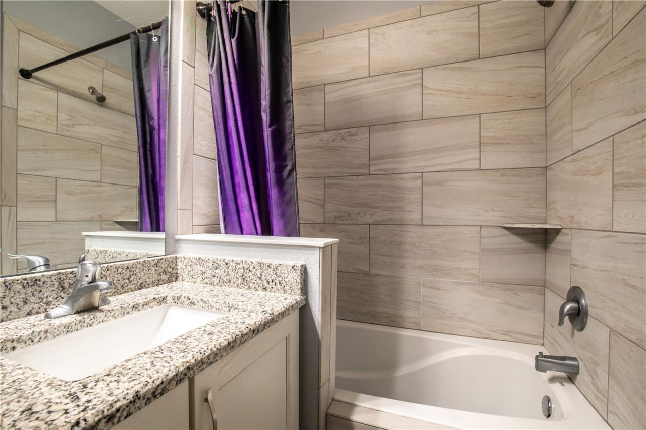 36452 Grand Island Oaks Circle, Grand Island, FL 32735 Photo