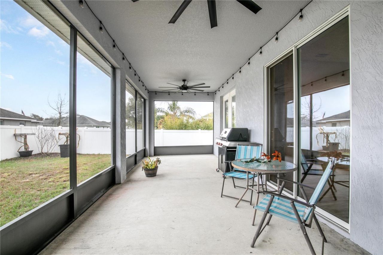 36452 Grand Island Oaks Circle, Grand Island, FL 32735 Photo