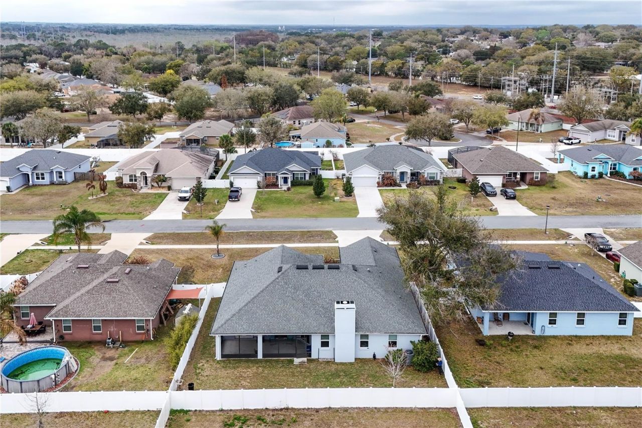 36452 Grand Island Oaks Circle, Grand Island, FL 32735 Photo