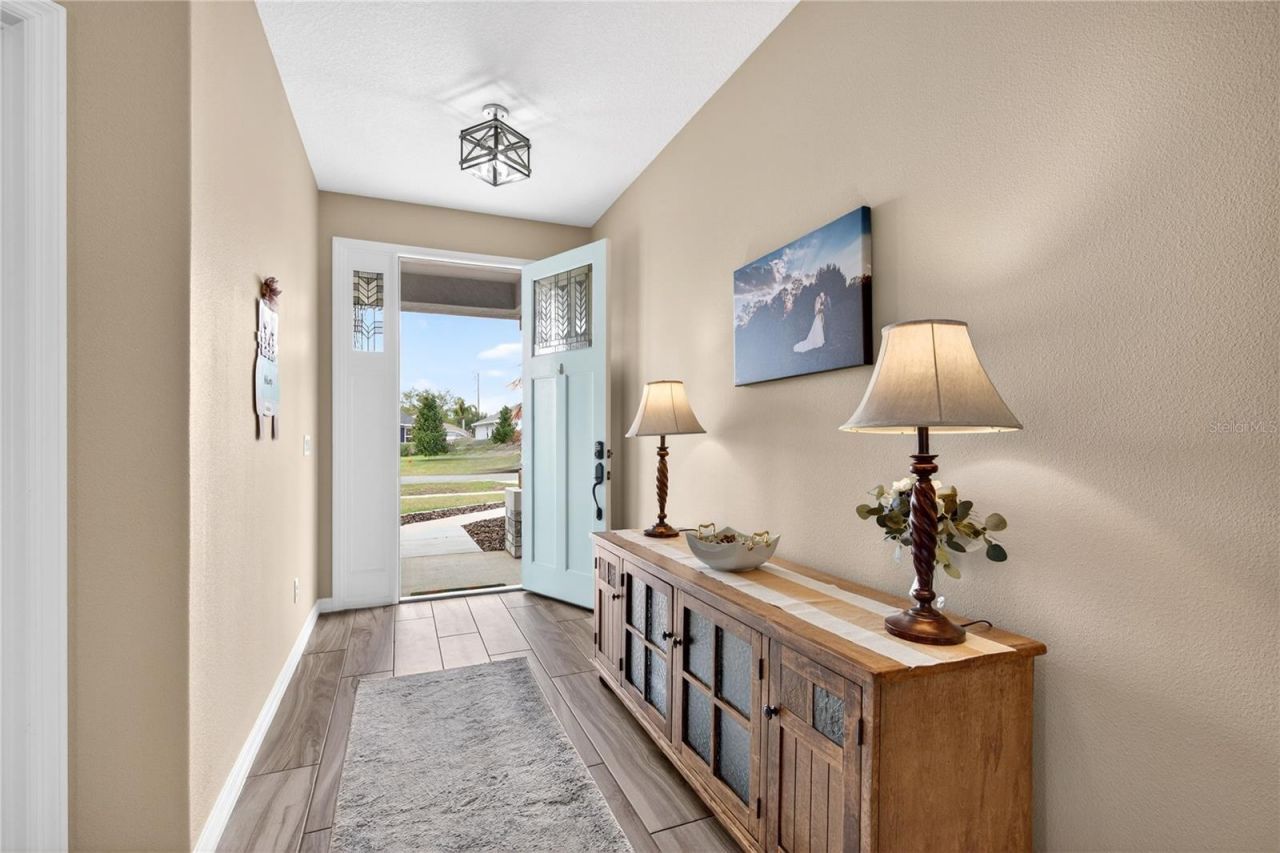 36452 Grand Island Oaks Circle, Grand Island, FL 32735 Photo