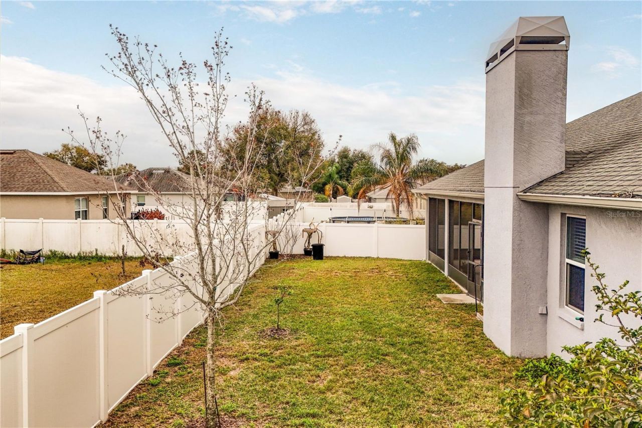 36452 Grand Island Oaks Circle, Grand Island, FL 32735 Photo