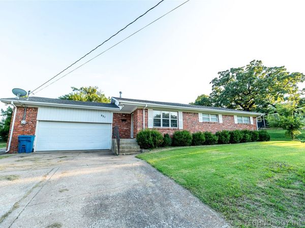 821 Ash Street , Pawnee, OK 74058