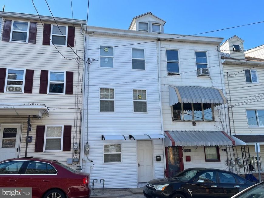 210 Harrison Street, Pottsville, PA 17901 Main Photo