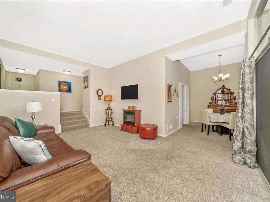 18810 Walkers Choice Road, Unit 1, Gaithersburg, MD 20886 Main Photo