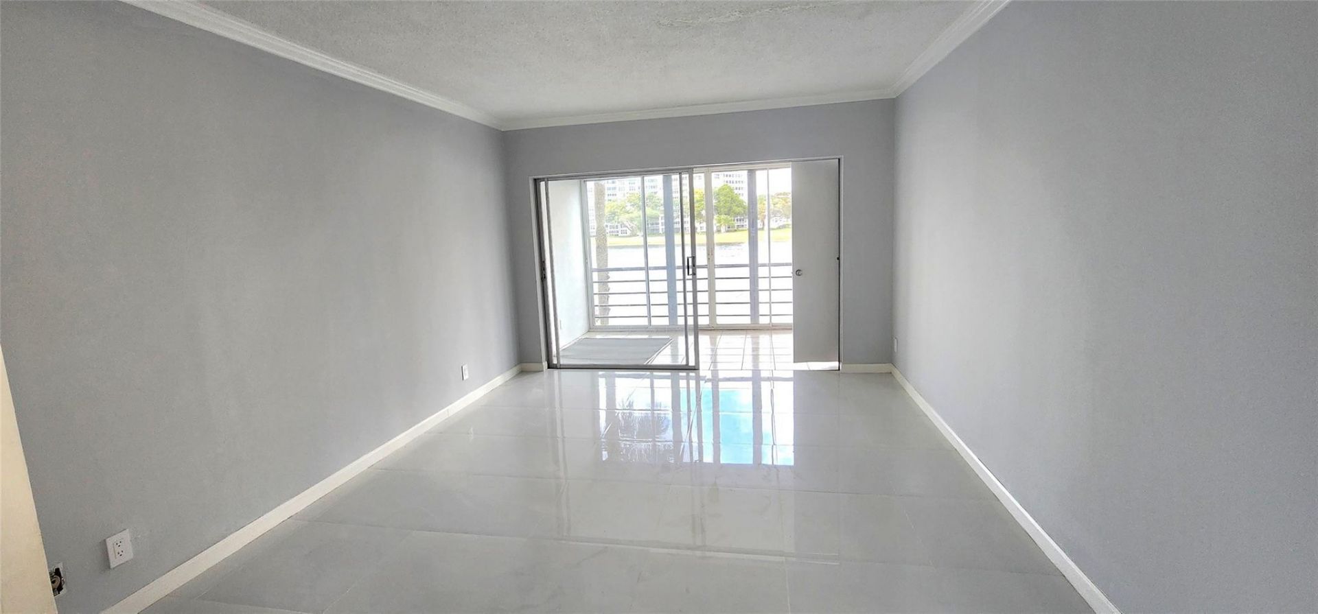 2801 N Palm Aire Drive, Unit 205, Pompano Beach, FL 33069 Photo