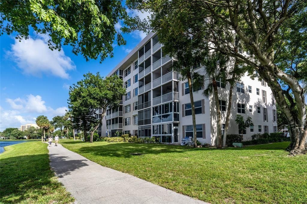 2801 N Palm Aire Drive, Unit 205, Pompano Beach, FL 33069 Photo