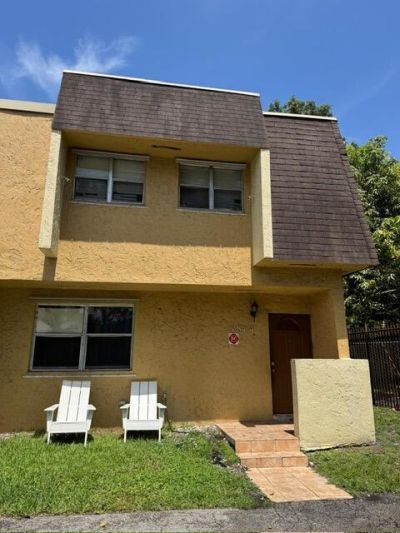 5844 Blueberry Unit 68 Court, Lauderhill, FL 33313 Photo