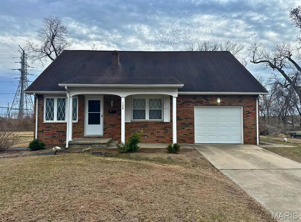 128 Donna Drive, Hartford, IL 62048 Main Photo