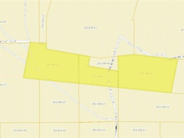 60 60th Street W, Rosamond, CA 93560