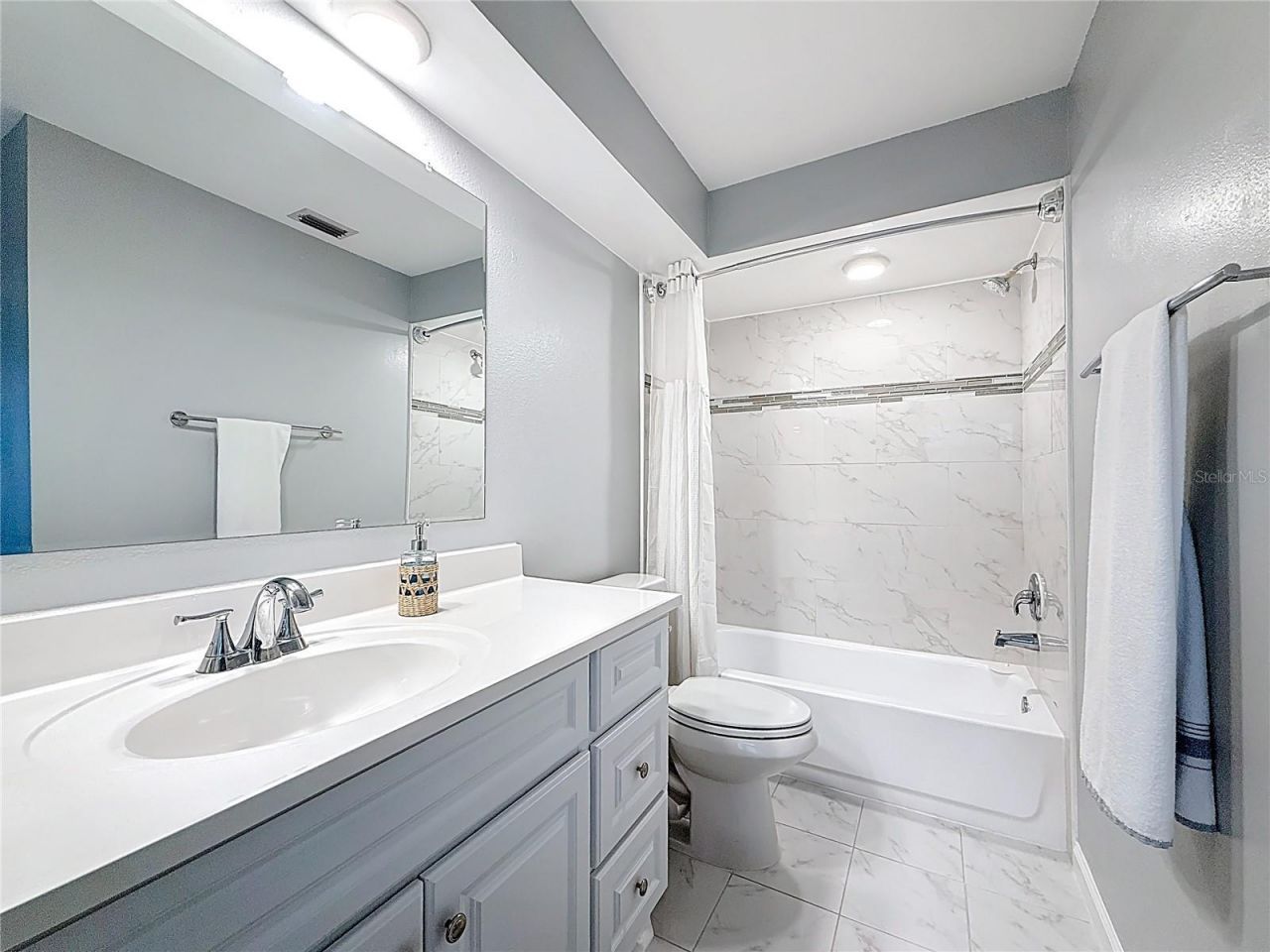 2400 Granada Circle W, Saint Petersburg, FL 33712 Photo