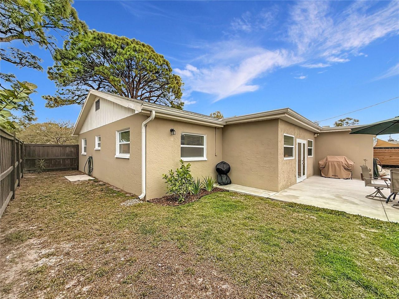 2400 Granada Circle W, Saint Petersburg, FL 33712 Photo