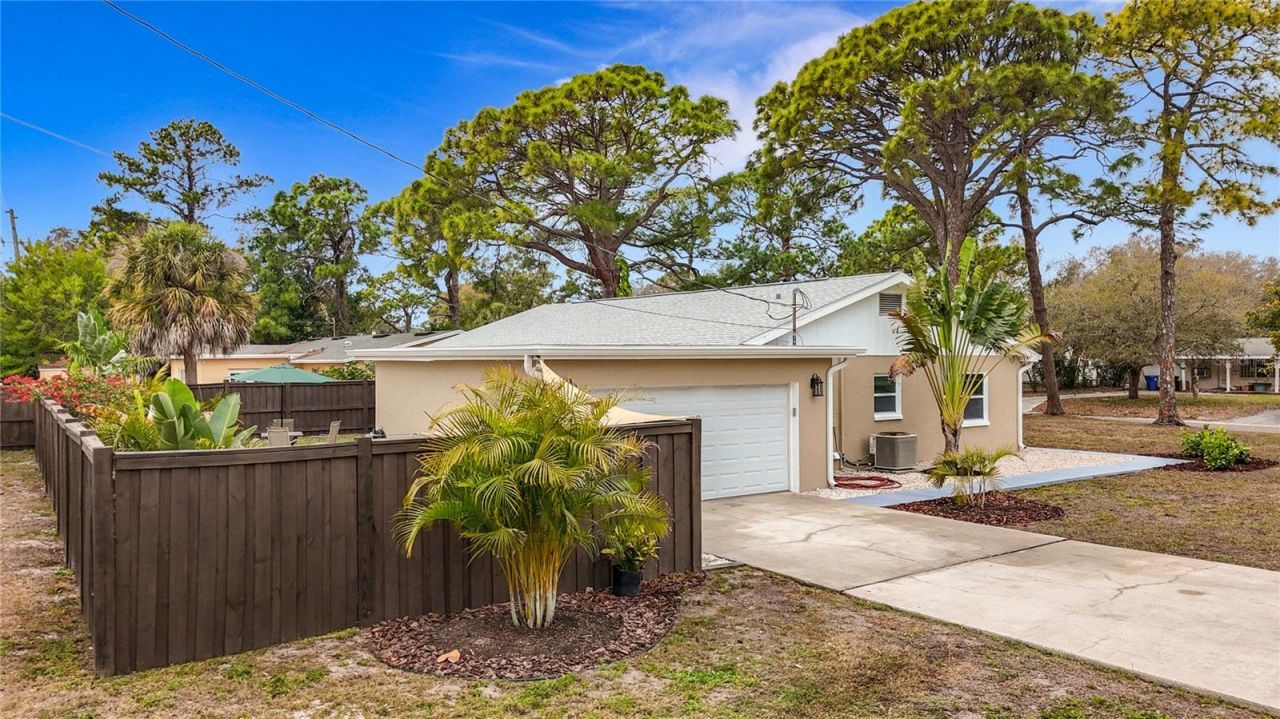 2400 Granada Circle W, Saint Petersburg, FL 33712 Photo