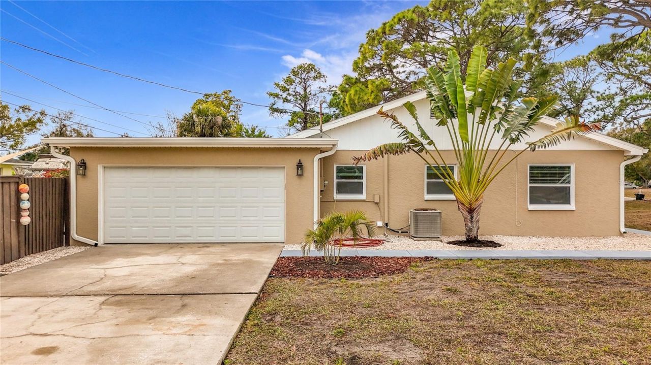 2400 Granada Circle W, Saint Petersburg, FL 33712 Photo