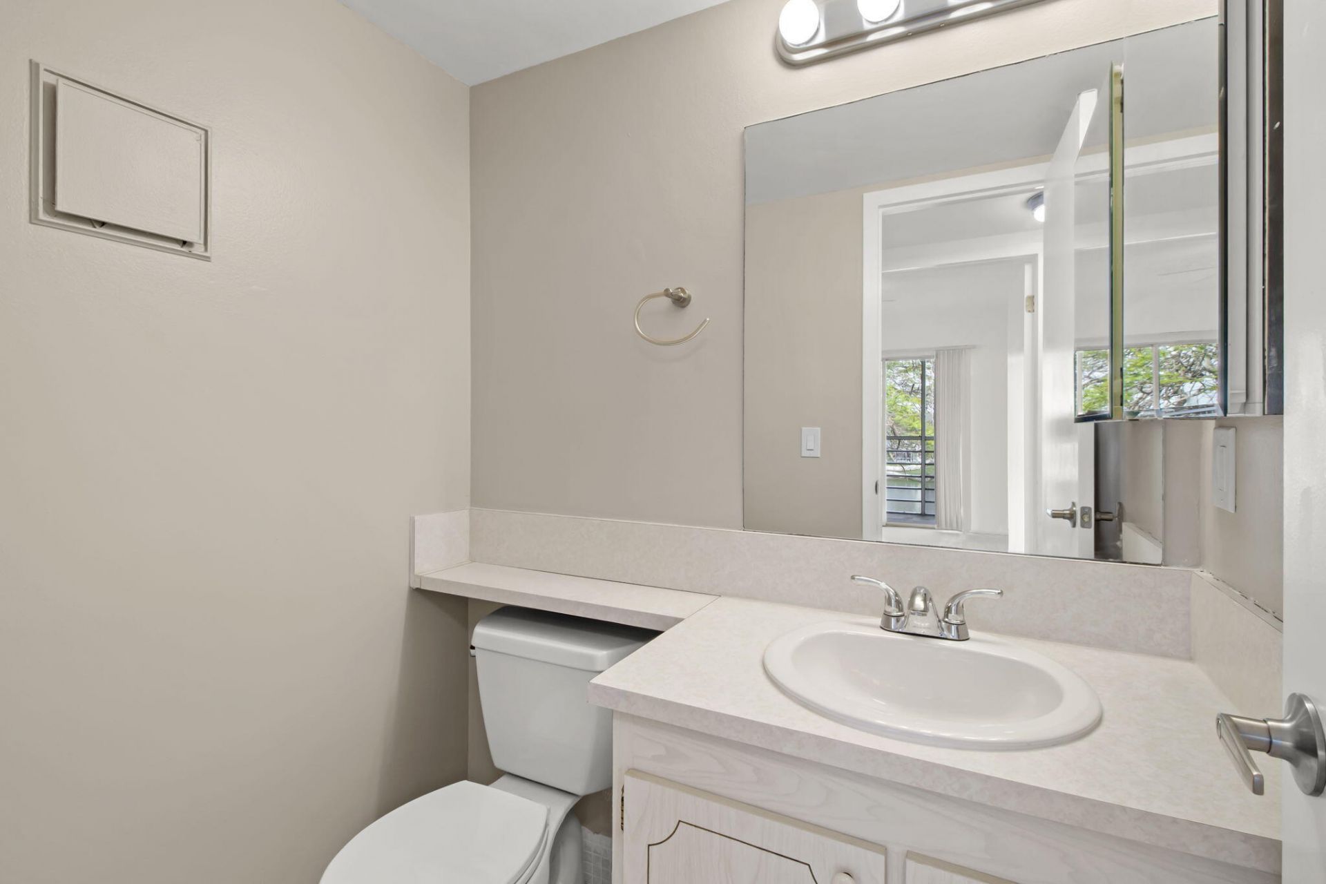 124 Preston C, Boca Raton, FL 33434 Photo
