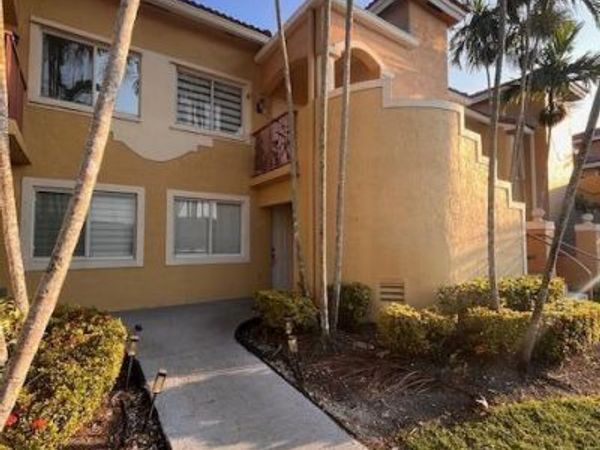 7910 NW 7th Street, Unit 103-8, Pembroke Pines, FL 33024
