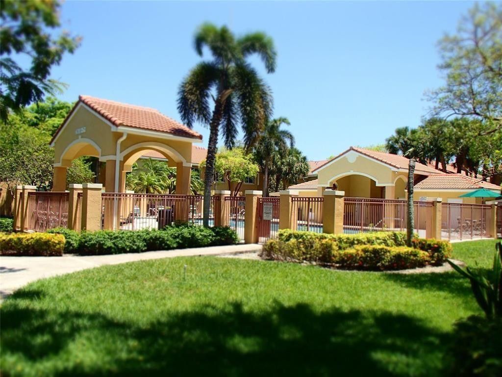 7910 NW 7th Street, Unit 103-8, Pembroke Pines, FL 33024 Photo