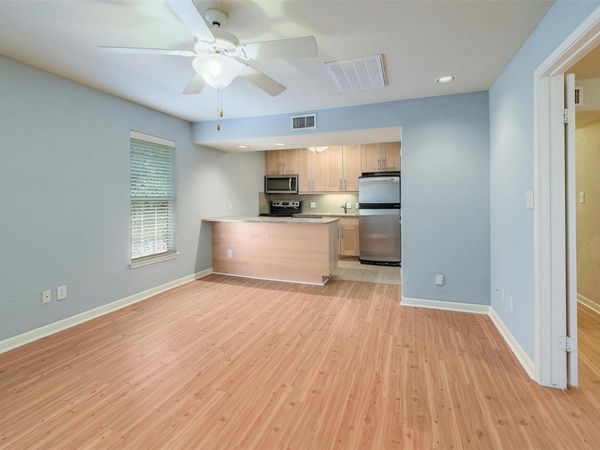 7685 Northcross DR, Unit 524, Austin, TX 78757