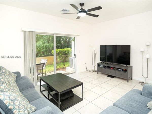 2820 NW 180th St , Miami Gardens, FL 33056