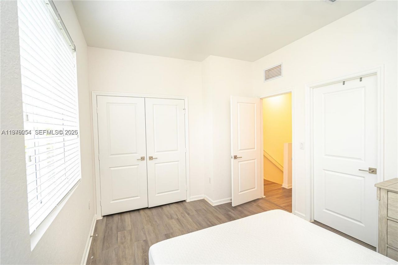 2820 NW 180th St , Miami Gardens, FL 33056 Photo