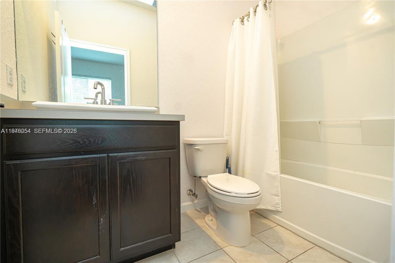 2820 NW 180th St , Miami Gardens, FL 33056 Photo