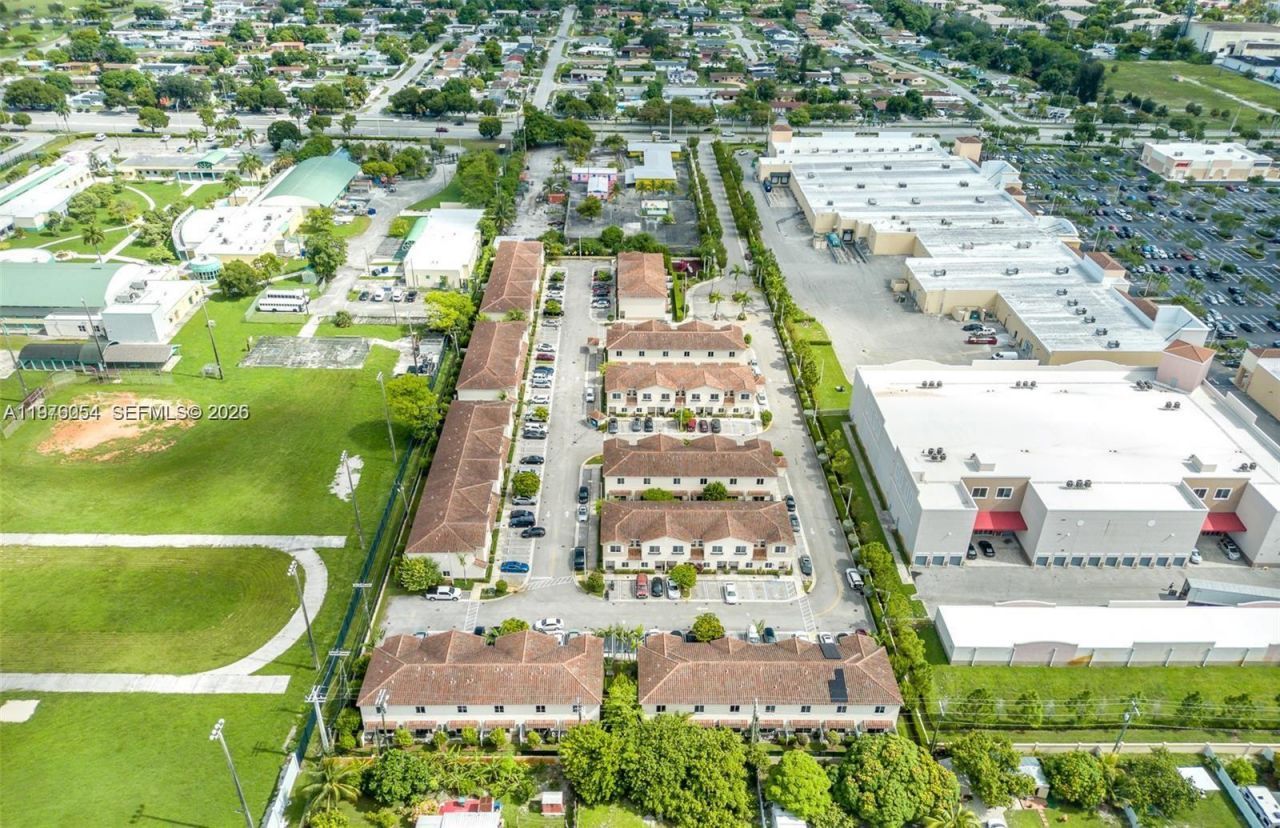 2820 NW 180th St , Miami Gardens, FL 33056 Photo