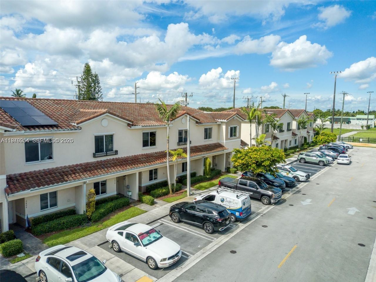 2820 NW 180th St , Miami Gardens, FL 33056 Photo