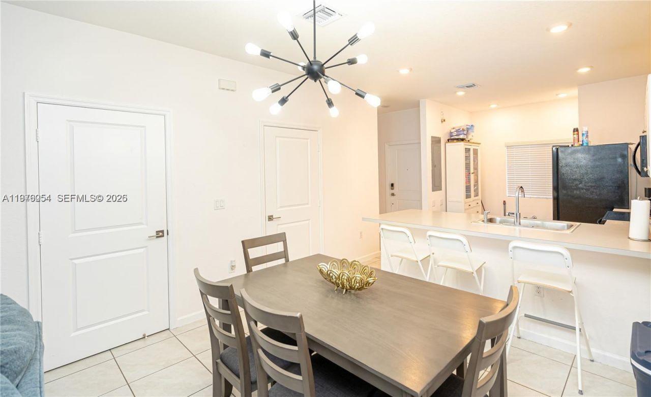 2820 NW 180th St , Miami Gardens, FL 33056 Photo