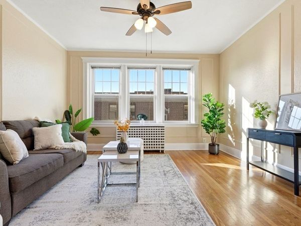 401 Washington St, Unit 6, Brookline, MA 02446