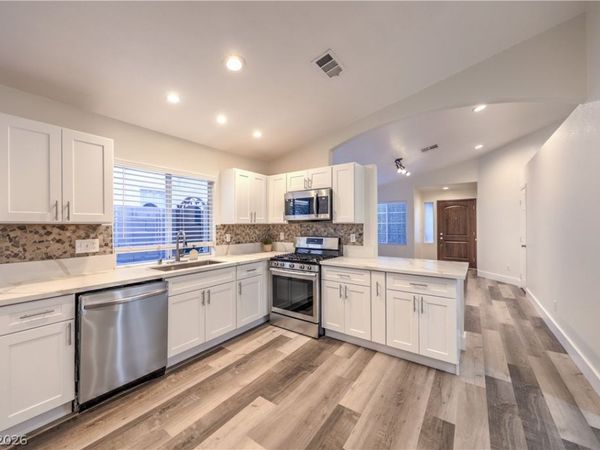 8233 W Rochelle Avenue , Las Vegas, NV 89147