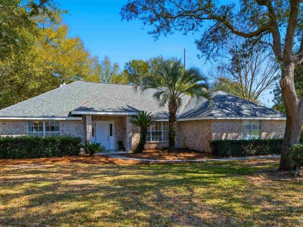 1522 Oak Shore Dr, Gulf Breeze, FL 32563