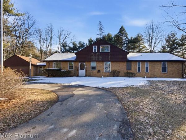 11180 Spencer Road, Brighton Twp, MI 48114