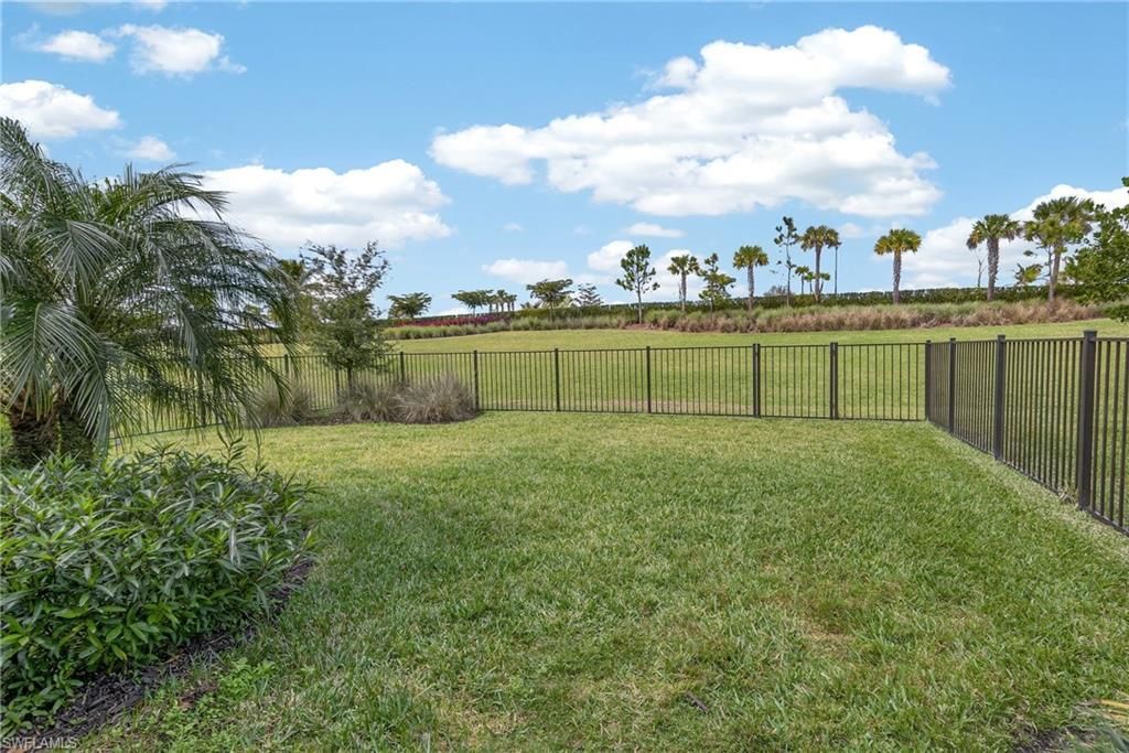 4653 Centaurus Cir, Naples, FL 34120 Photo