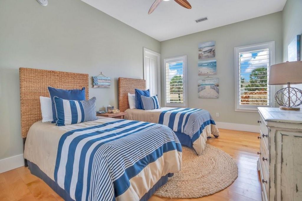 1423 N Atlantic Avenue, New Smyrna Beach, FL 32169 Photo