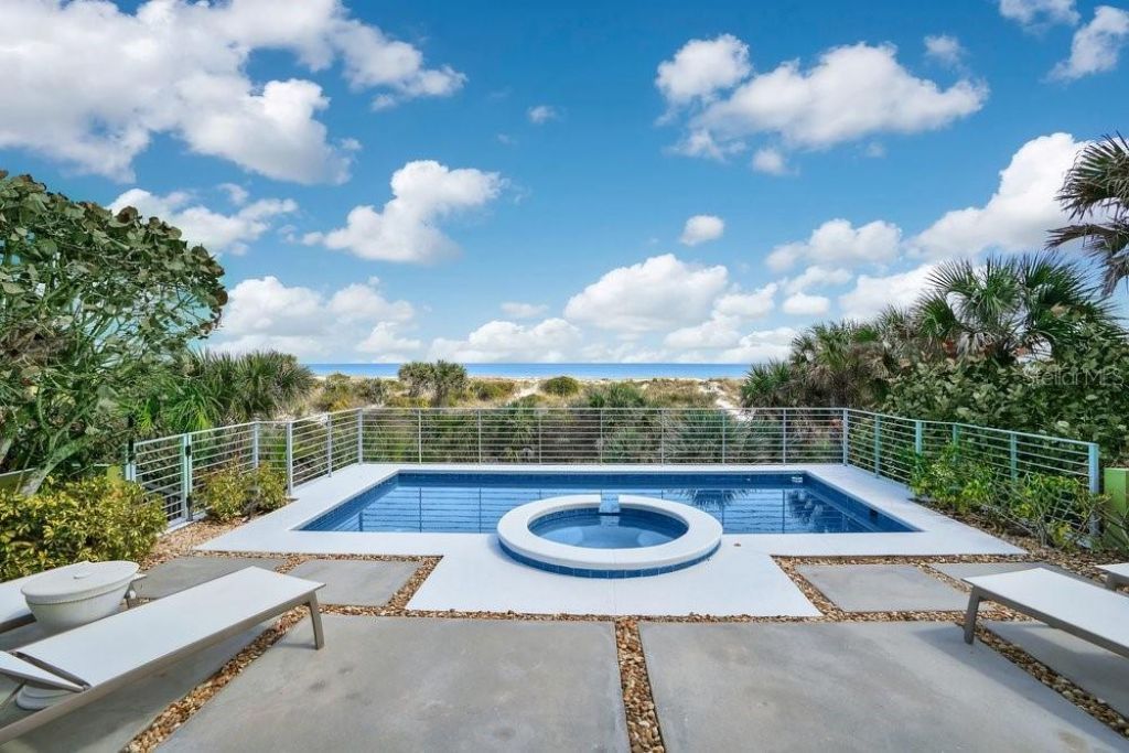 1423 N Atlantic Avenue, New Smyrna Beach, FL 32169 Photo