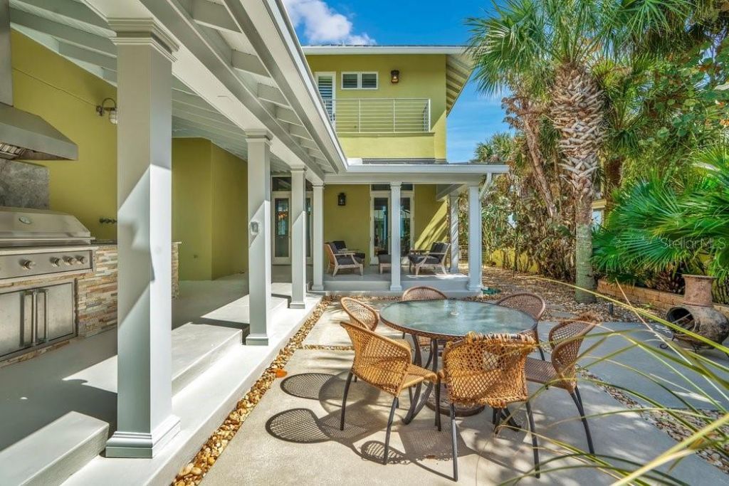 1423 N Atlantic Avenue, New Smyrna Beach, FL 32169 Photo