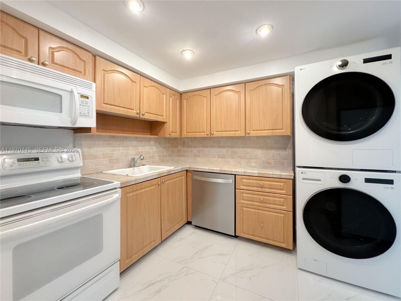 555 Crandon Blvd, Unit 82, Key Biscayne, FL 33149 Photo