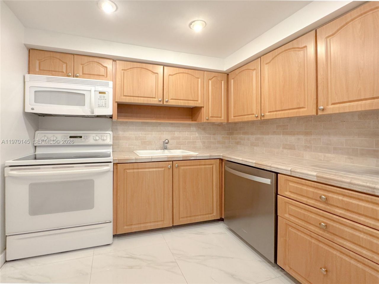 555 Crandon Blvd, Unit 82, Key Biscayne, FL 33149 Photo