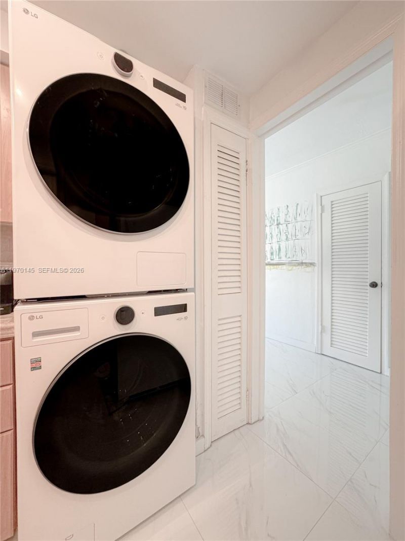 555 Crandon Blvd, Unit 82, Key Biscayne, FL 33149 Photo