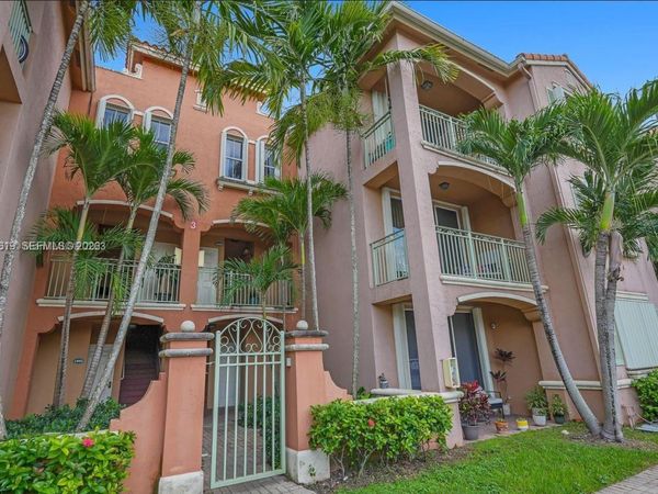 6560 NW 114th Ave , Unit 527, Doral, FL 33178