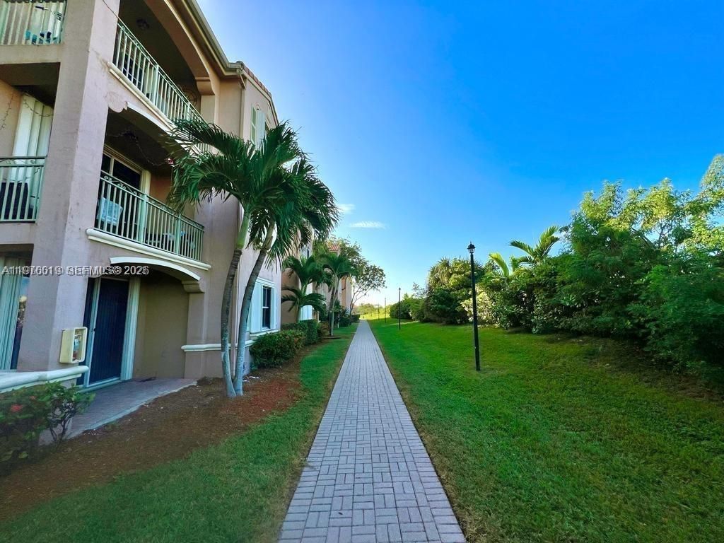 6560 NW 114th Ave , Unit 527, Doral, FL 33178 Photo