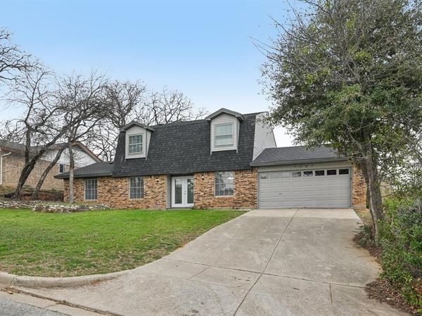 7367 Greenacres Drive, Fort Worth, TX 76112