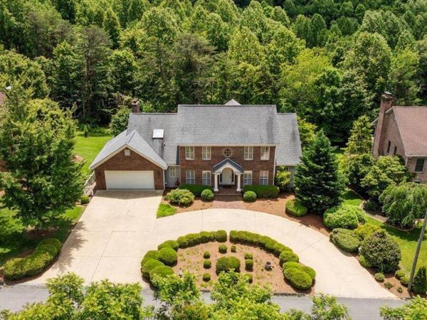 121 Queensgate, Bristol, TN 37620