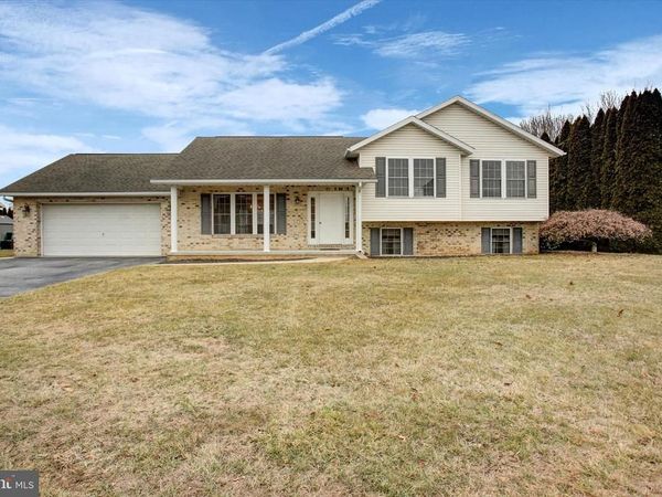 345 SUELINN DRIVE , CHAMBERSBURG, PA 17201